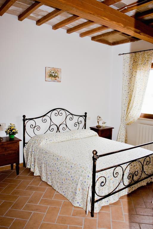 Agriturismo Colle D' Oro Пеша-Романа Номер фото