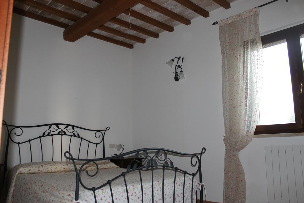 Agriturismo Colle D' Oro Пеша-Романа Номер фото