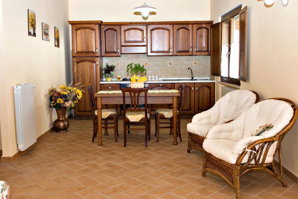 Agriturismo Colle D' Oro Пеша-Романа Номер фото