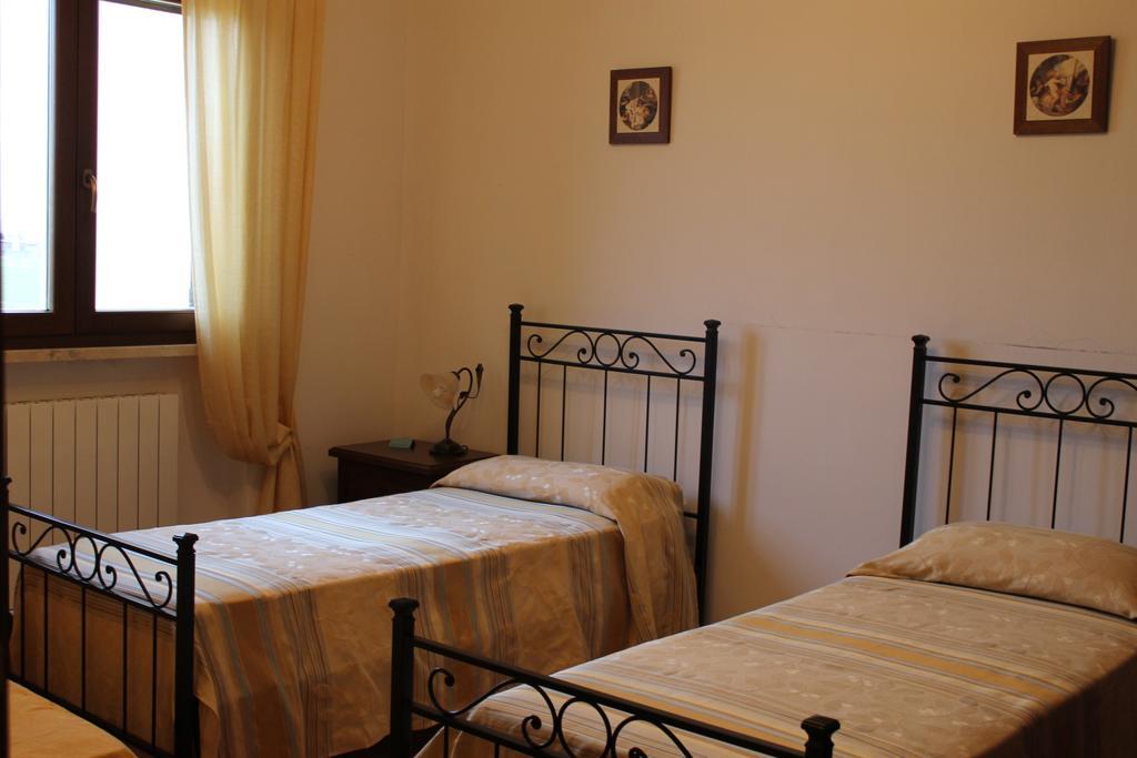 Agriturismo Colle D' Oro Пеша-Романа Номер фото