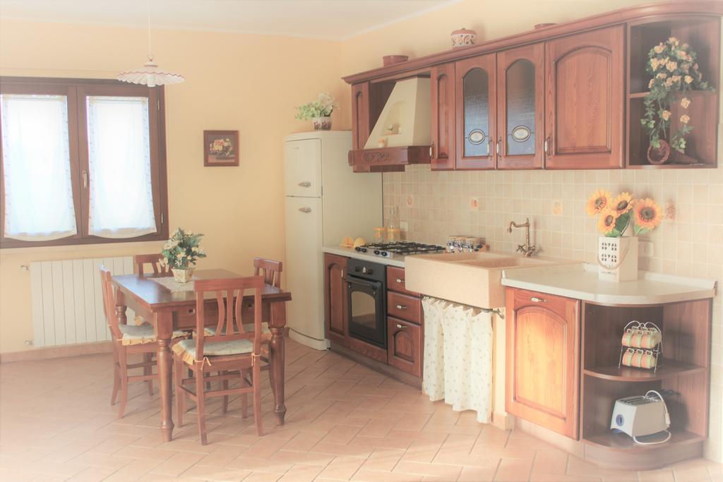 Agriturismo Colle D' Oro Пеша-Романа Екстер'єр фото